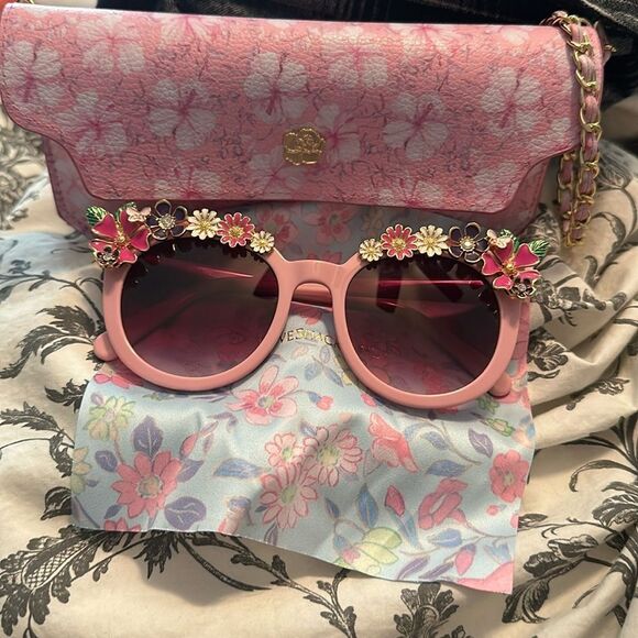 LoveShackFancy Accessories - LOVESHACKFANCY RAVI ROUND SUNGLASSES